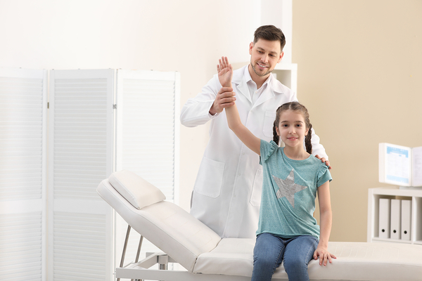 images_blog_2019_bigstock-Chiropractor-Examining-Child-W-284702749